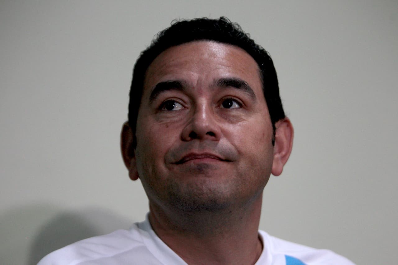 Jimmy Morales ironiza con Trump: "con mucho gusto le construimos" el muro