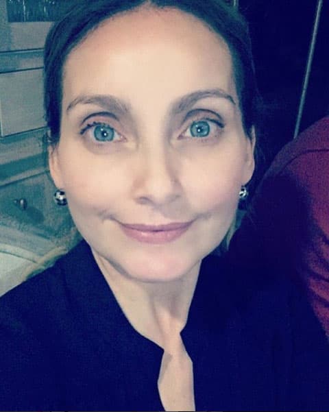 <b><a href="http://www.univision.com/temas/elizabeth-alvarez">Elizabeth Álvarez</a></b> es otra que demostró que no tiene problema en mostrarse tal y como es, por eso les regaló esta imagen a sus seguidores en las redes sociales hace pocos meses: "Ya que ustedes lo pidieron sin gota de maquillaje 👻 las críticas en todos lados 😉😉".