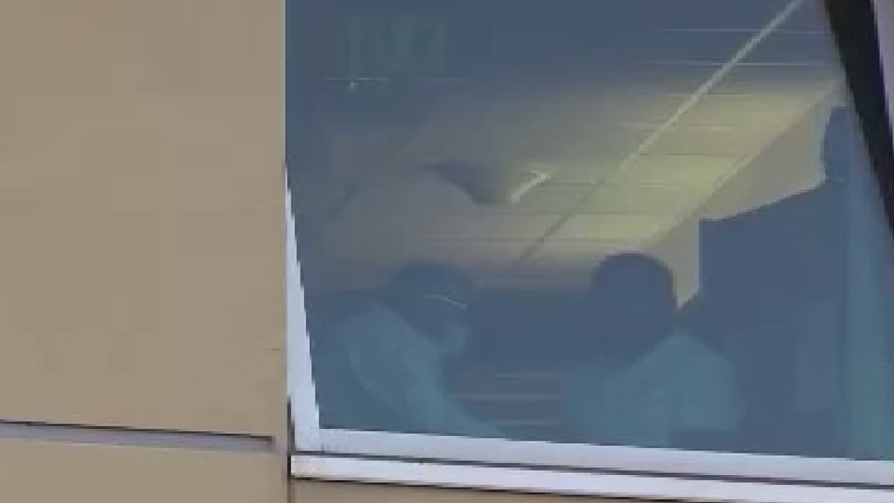 Fue desde la venta del segundo piso que el padre y abuelo del menor, observaron a todos sus familiares que vinieron a mostrar su apoyo.