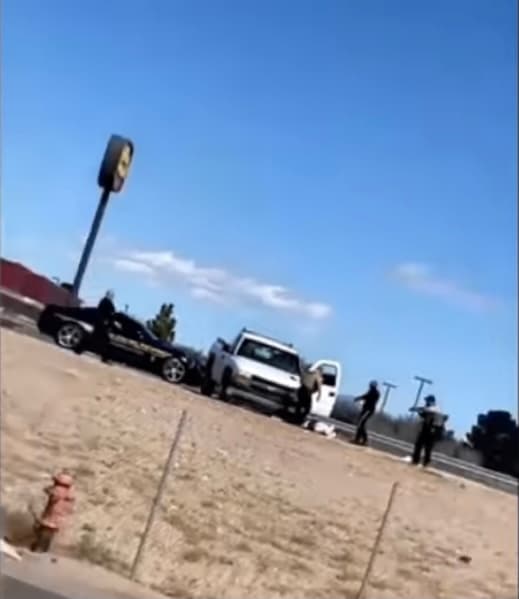 <b>Cómo lo capturaron. </b>A pesar de que oficiales de NMSP pudieron desinflar los neumáticos de la camioneta de Cueva, él siguió huyendo en medio del tiroteo de la policía. Cuando no tuvo otro remedio, el hombre bajó del vehículo armado y sin dejar de disparar contra los agentes, quienes respondieron al fuego, logrando impactarlo en varias ocasiones. Cueva sería declarado muerto en el lugar.
<br>
