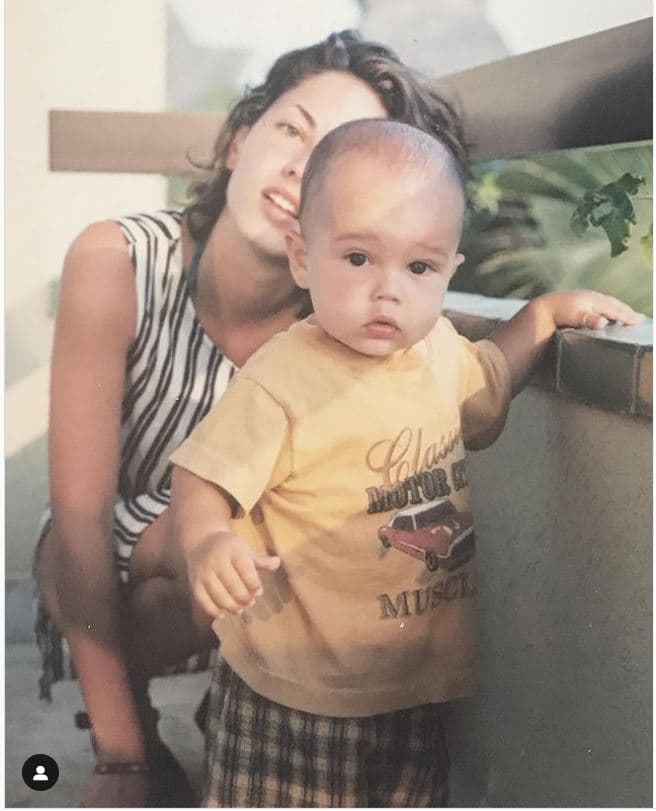 Bárbara Mori con su hijo cuando era bebé