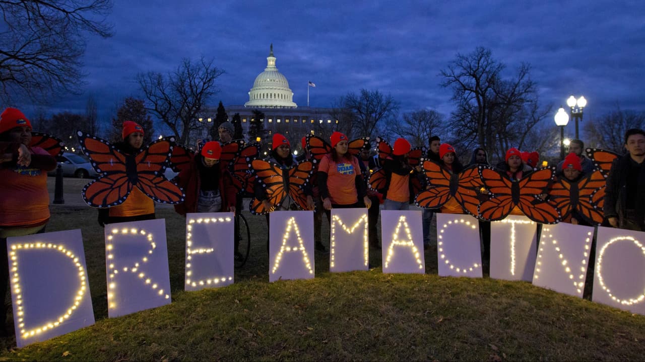 Universidades, exsecretarios de Estado, jefes de inteligencia y diplomáticos se unen en apoyo a DACA