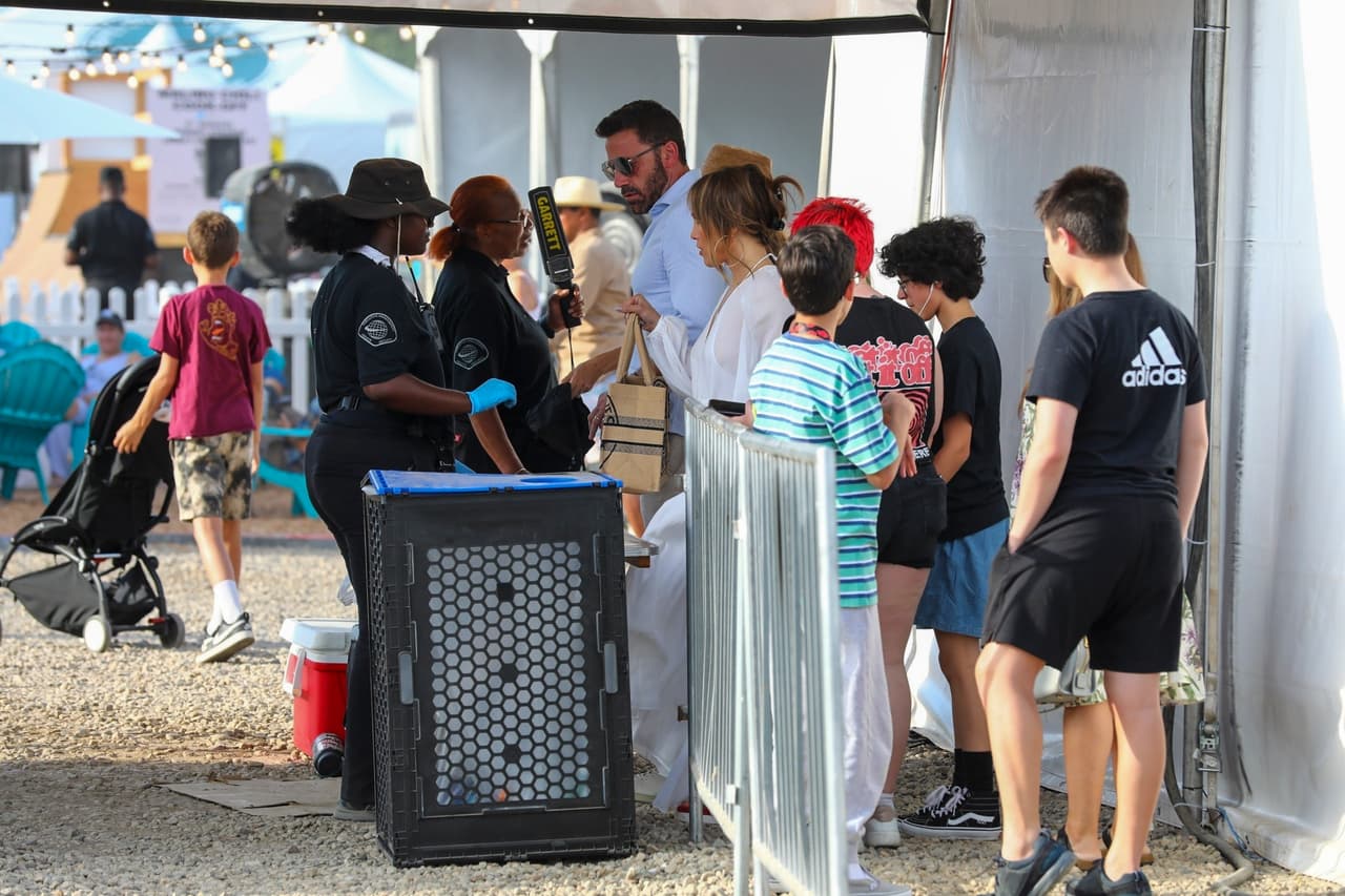 Solo se trató de "un niño siendo estúpido", dijo el diputado Sean Cohen al Daily Mail.
<br>