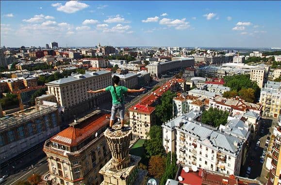 Me gusta fotografiar la ciudad y a la gente con la que paso mi tiempo, destacó el fotógrafo. (Imagen tomada de su facebook)
