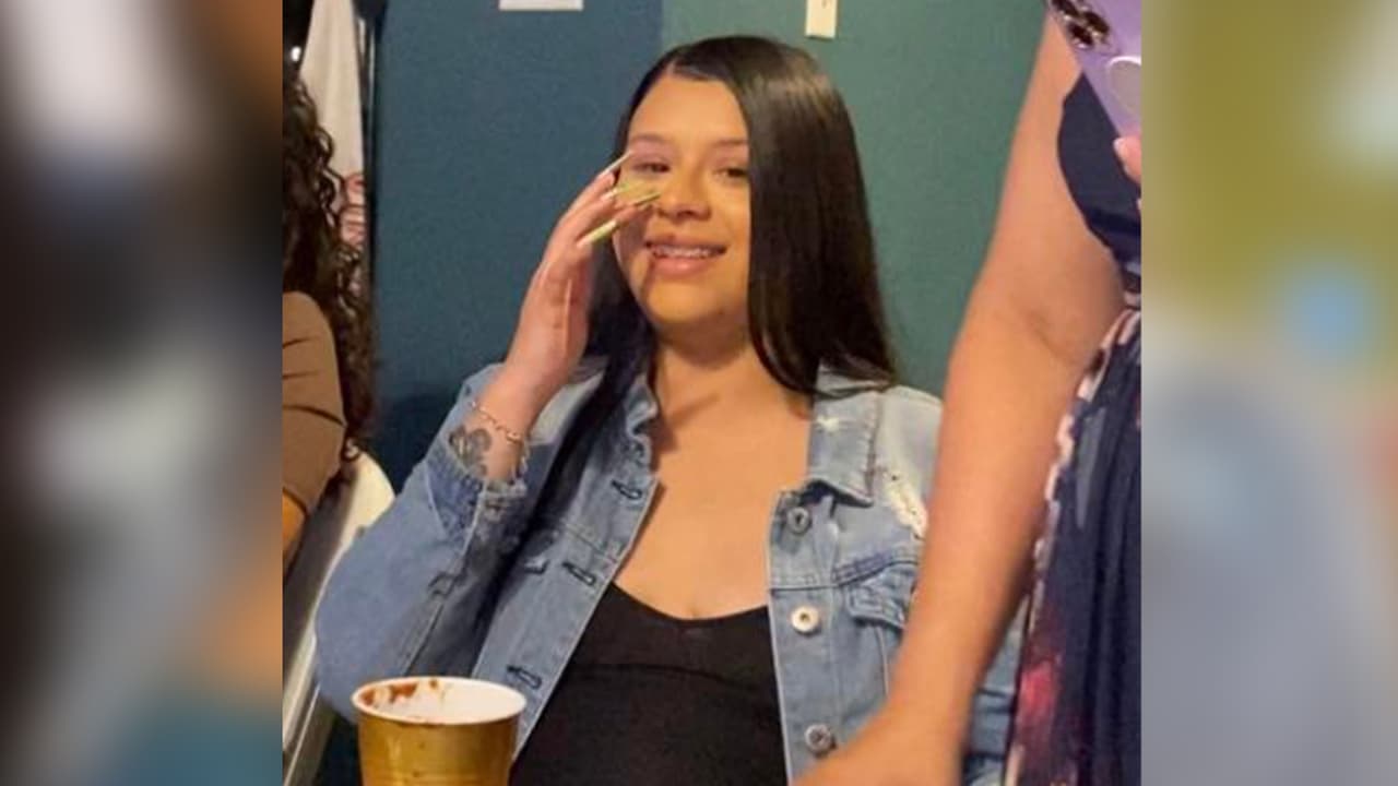 Camino al hospital la joven, de 20 años, y su bebé fallecieron. El novio que hasta el momento no ha sido identificado por las autoridades, sobrevivió.