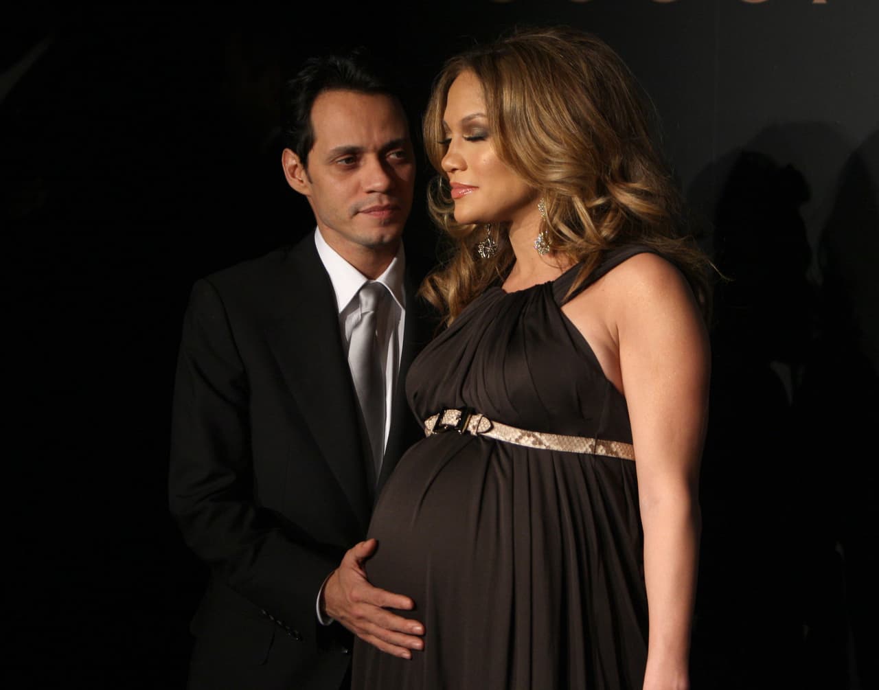 <a href="https://www.univision.com/musica/famosas-que-se-han-comido-su-placenta" target="_blank">La ‘Diva del Bronx’ </a>y el puertorriqueño fueron padres en 2008 de los mellizos 
<a href="https://www.univision.com/musica/jennifer-lopez-presento-a-su-hija-emme-muniz-como-no-binaria" target="_blank">Emme </a>y Max Muñiz.