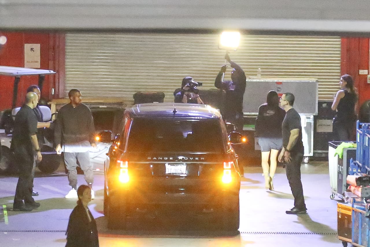 Pero eso sí... lo hizo rodeada de cámaras para que grabaran todos sus pasos.