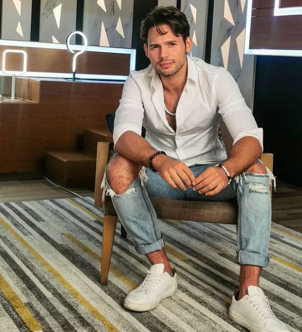 Emmanuel Palomares está por cumplir 10 años de carrera y lo más difícil para él ha sido vivir alejado de su familia.