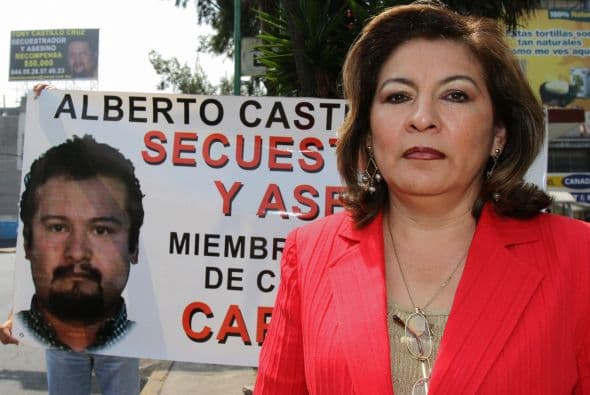 La activista mexicana Isabel Miranda de Wallace recibió el Premio Nacional de Derechos Humanos 2010. Esta mujer cobró fama a nivel mundial por dedicarse ella misma a resolver el secuestro y asesinato de su hijo, prácticamente sin la ayuda de las autoridades, durante cinco años.