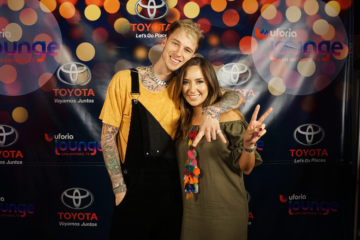 The music artist chilled and met with some of our lucky listeners inside the Uforia Lounge.