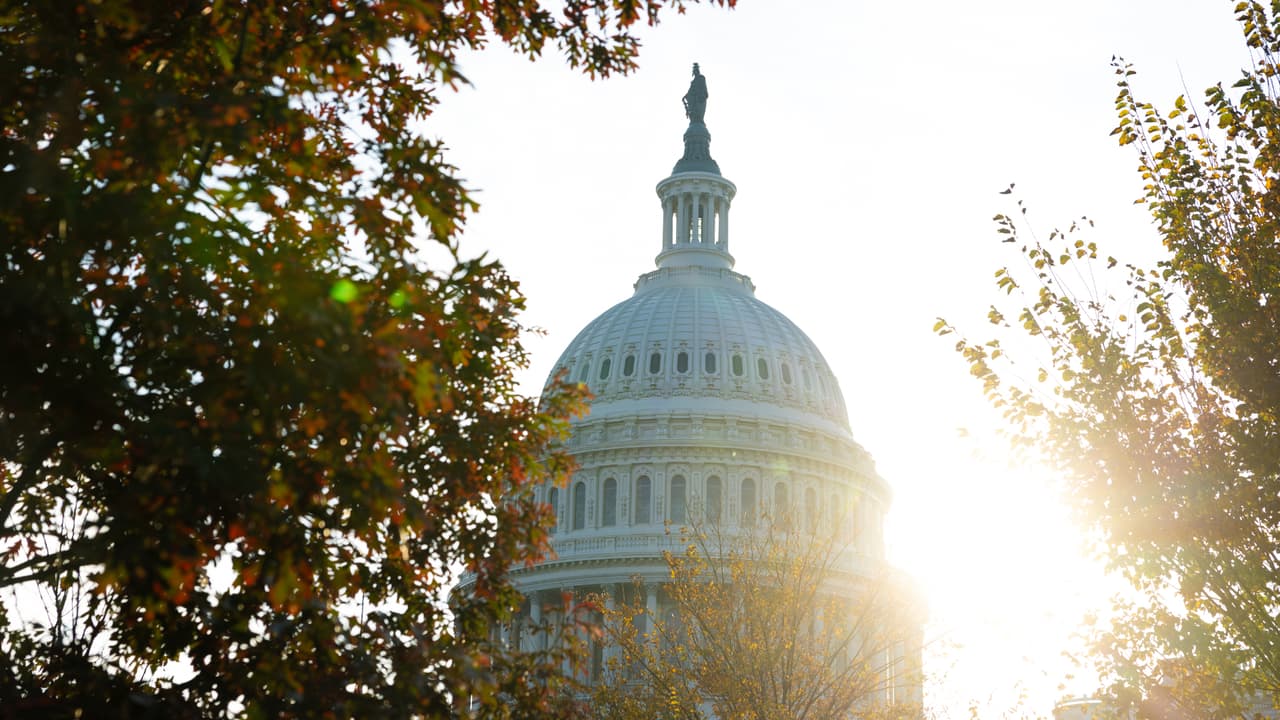 Senadores llegan a un acuerdo para finalizar el cierre de gobierno más largo de la historia de EEUU