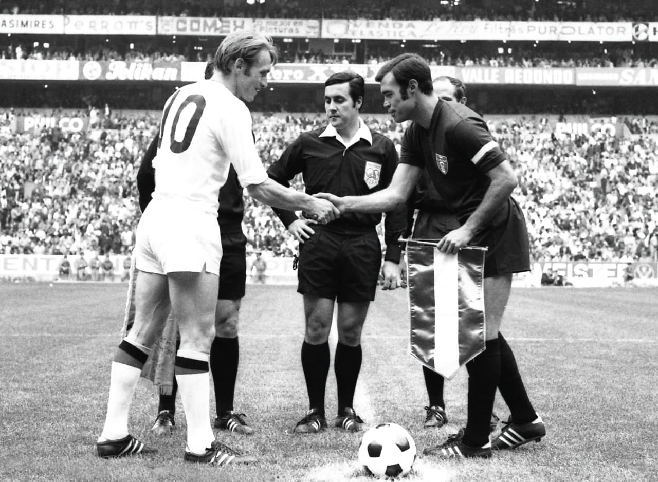 Como viejos conocidos por sus amistosos, ambos equipos se volvieron a enfrentar en el Mundial de 1970. De ahí, la posibilidad de aprovechar un amistoso para explotar las debilidades del rival.