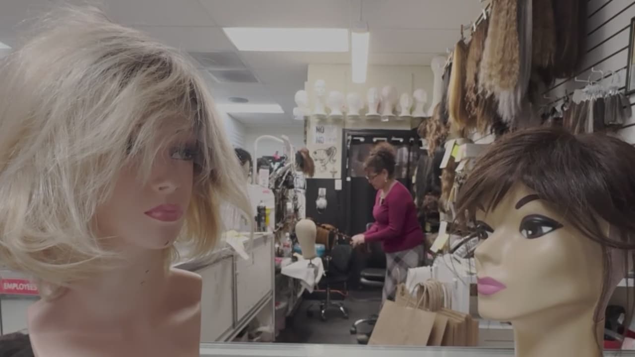 Ola de robos a una tienda de pelucas deja a pacientes de cáncer sin lo que más necesitan