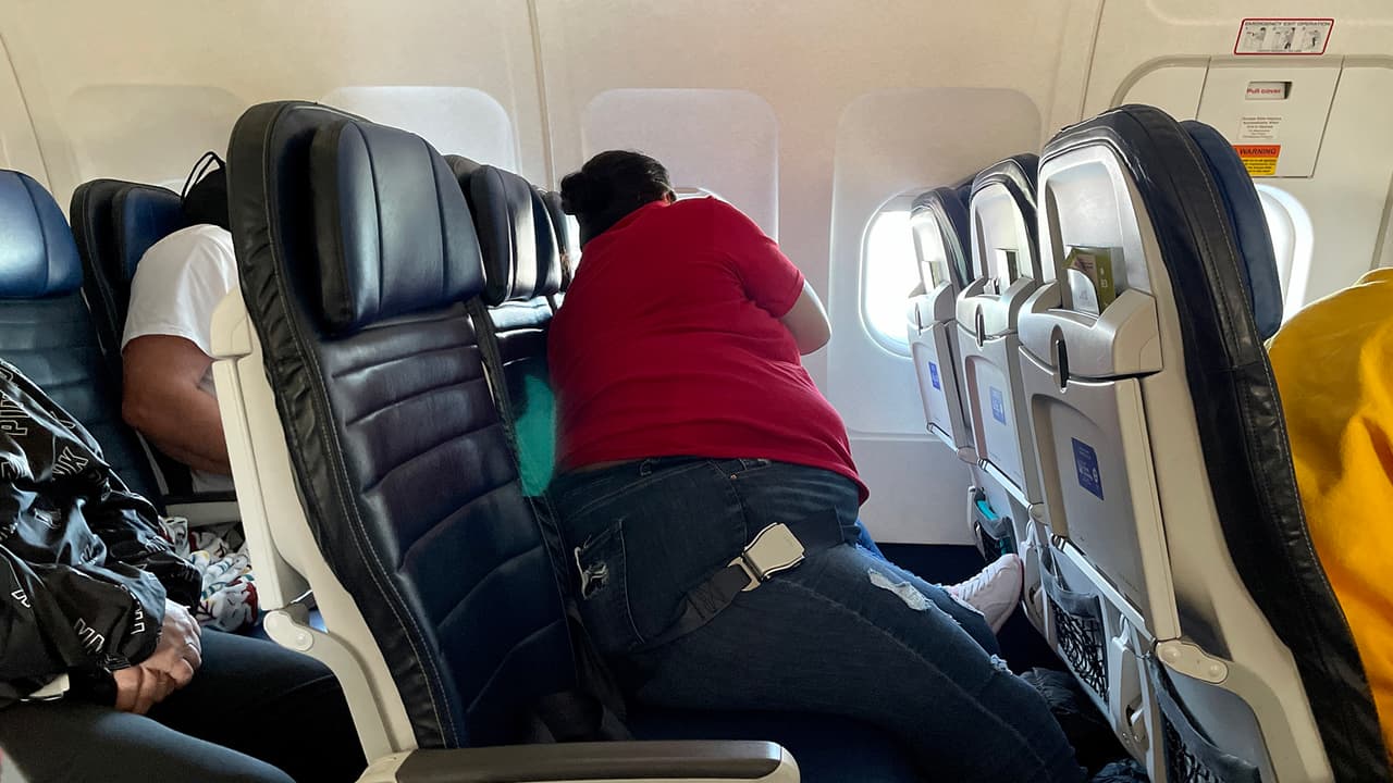 La reciente medida implementada por el gobierno federal de presentar una prueba negativa de coronavirus para ingresar a Estados Unidos del extranjero ha agregado revisiones adicionales a los pasajeros.