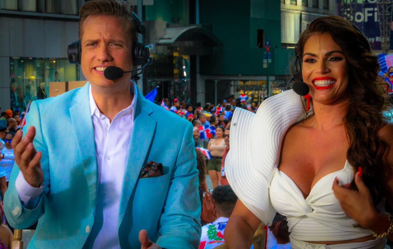 Los conductores del evento fueron
<a href="https://www.univision.com/local/nueva-york-wxtv/el-nueva-york-de-rafael-bello-y-patricia-fuenmayor-presentadores-de-edicion-digital">Rafael Bello</a> y Damaris Díaz de Univision Nueva York.