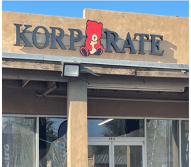 Un trabajo conjunto de varias agencias y que se prolongó durante varios meses derivó en que agentes encubiertos lograron varias compras en un establecimiento sin licencia que oferta drogas ilegales.