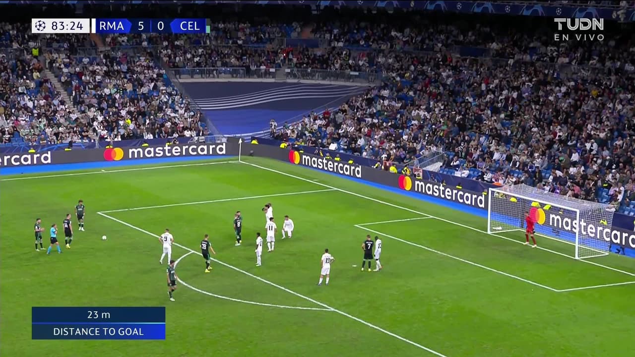 ¡GOL!  anota para Celtic. Jota