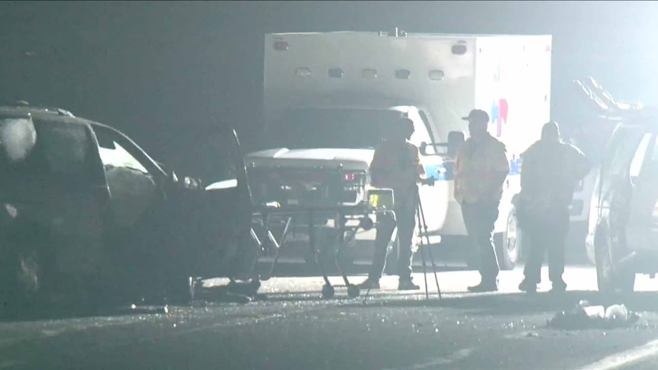 Después del golpe los dos vehículos se volcaron.