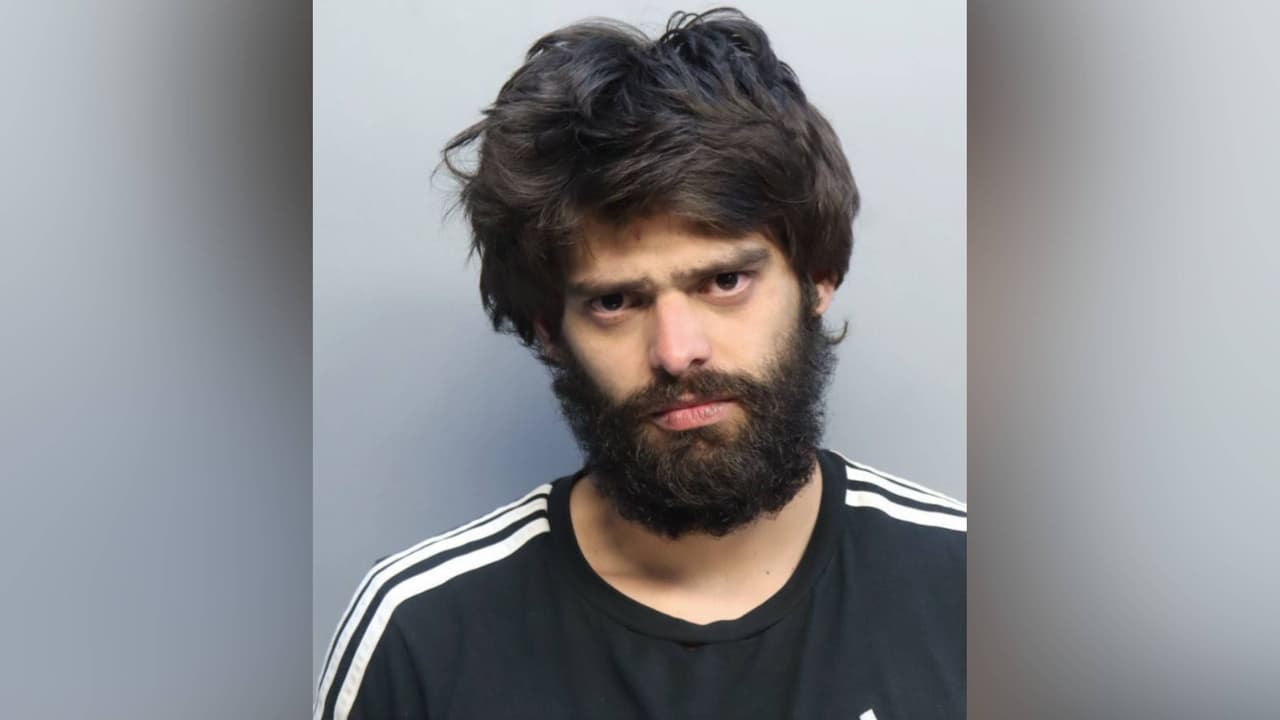 Arrestan a hombre en Hialeah acusado de pegar, estrangular y secuestrar a su mamá