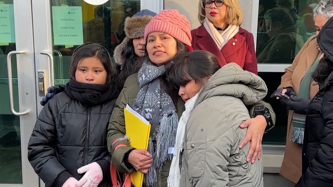 Esta maestra vive desde 2011 en EEUU y corre el riesgo de ser deportada: su comunidad trata de evitarlo