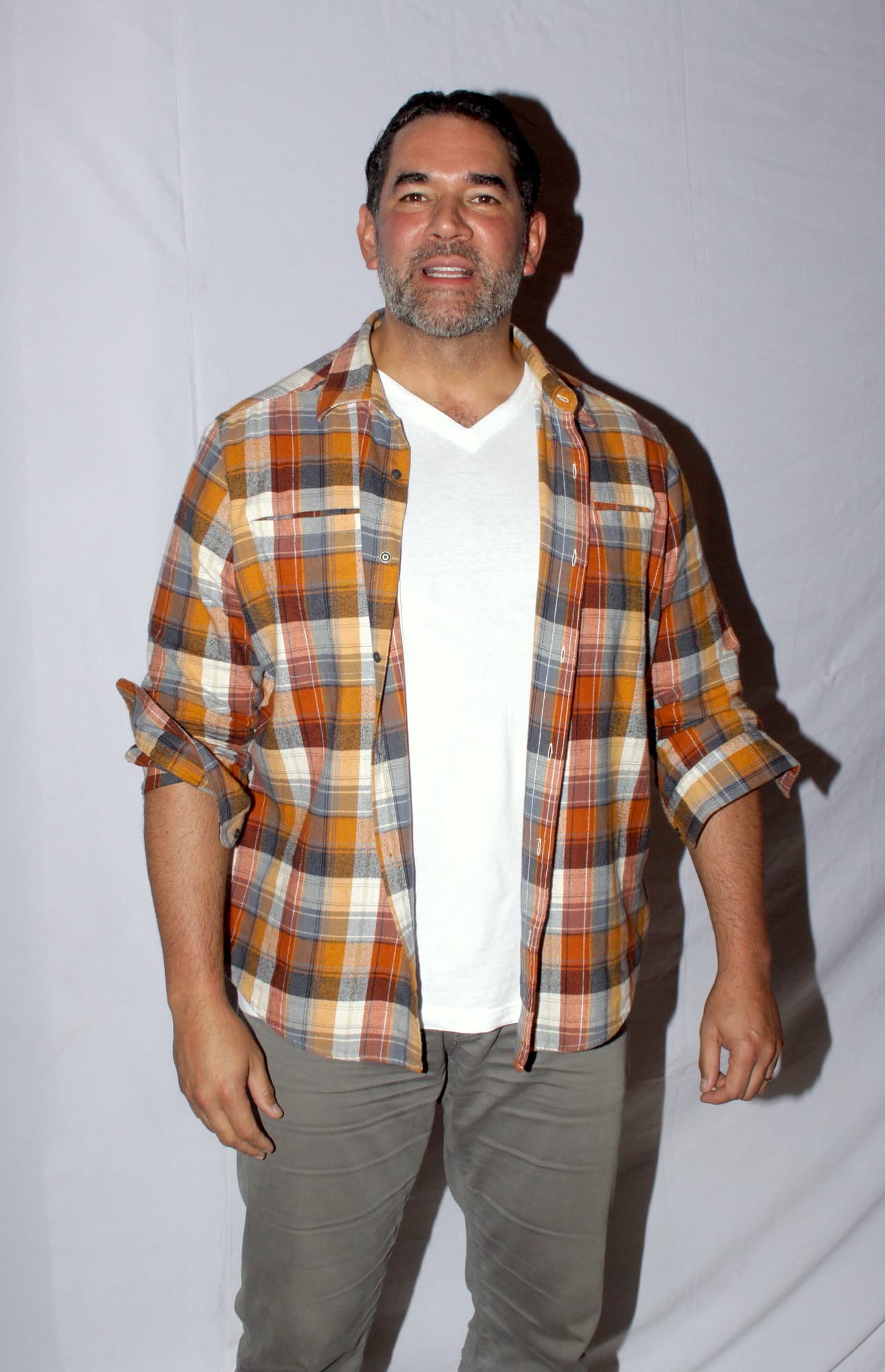 El actor Eduardo Santamarina, de 50 años de edad, sorprendió a todos con las confesiones que hizo en el programa ‘Miembros al aire’, al reconocer que le cacharon una infidelidad.