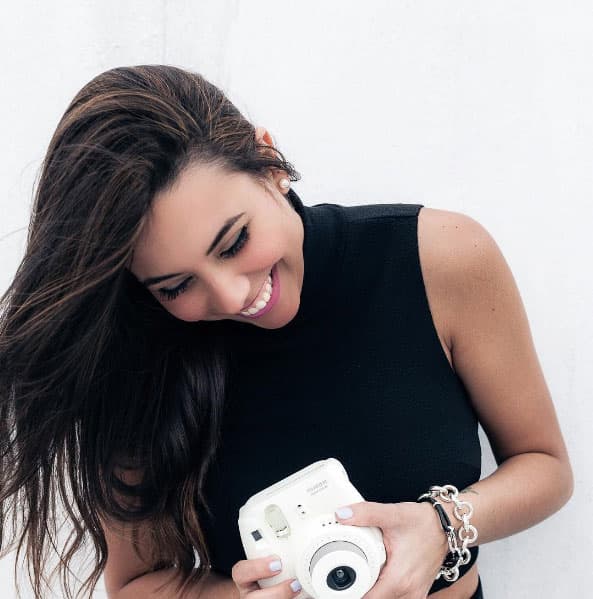 Nicole es guapa y bien podría soprendernos como modelo en una de sus pasarelas.