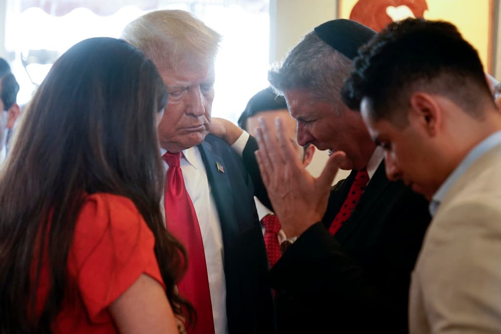 Entre ellos estaba el pastor Mario Bramnick.