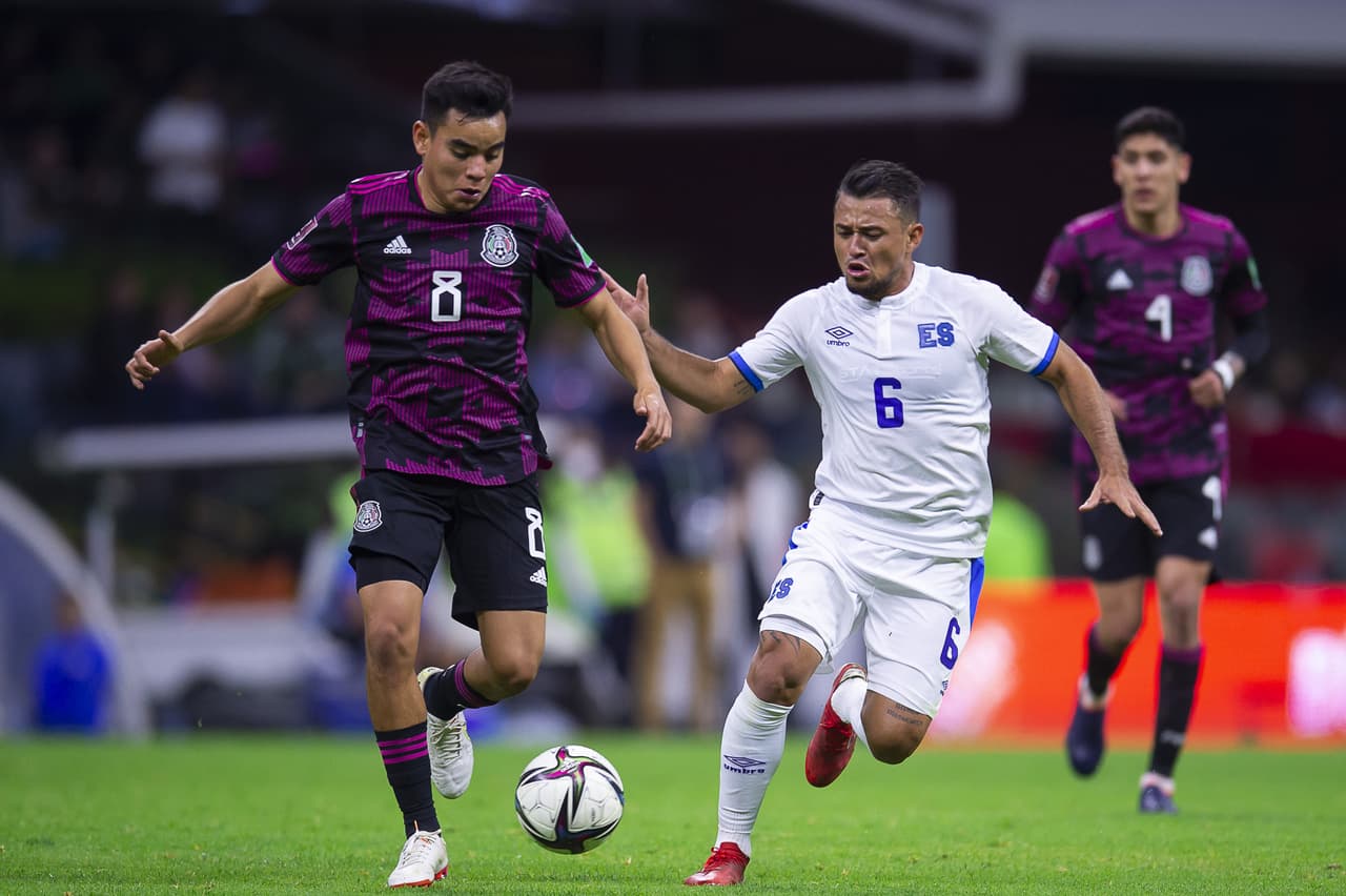 México selló su pase al Mundial con una victoria sobre El Salvador, gracias a los goles de Uriel Antuna y Raúl Jiménez.