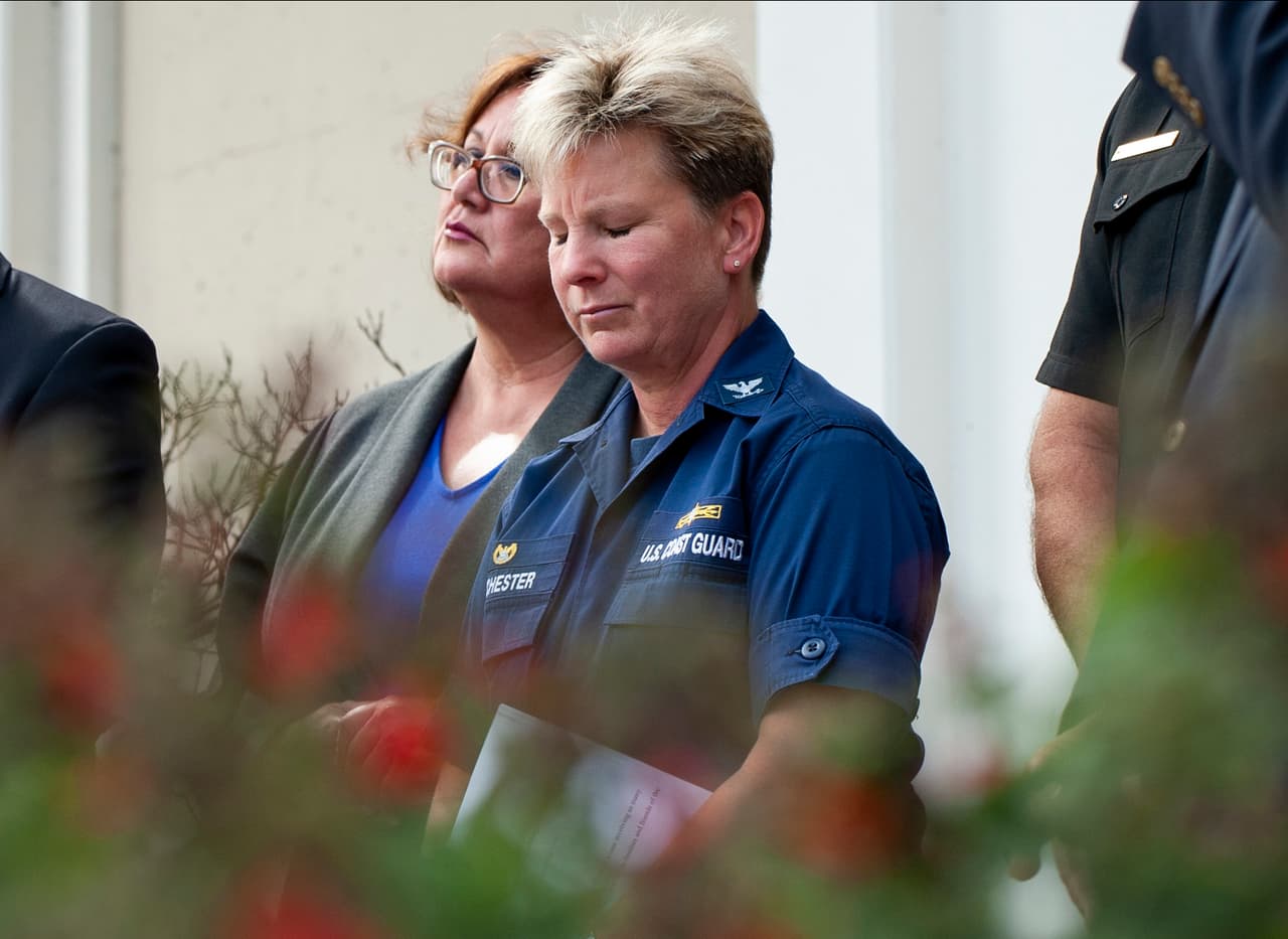 La capitana Monica Rochester de La Guardia Costera anunció el lunes 09.02 que los equipos de rescate trabajaban contra reloj para encontrar a tantas víctimas como fuera posible. Sin embargo, advirtió que había que "prepararse para lo peor".
<br>