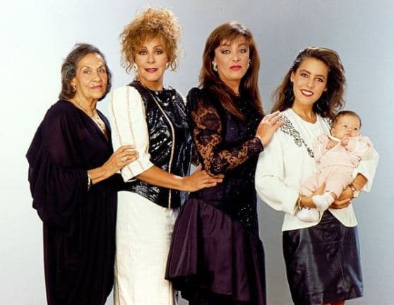 También dentro de la dinastía Pinal está Michelle Salas, la hija de Luis Miguel.