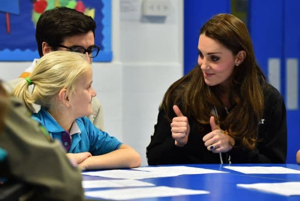 Sin duda la maternidad ha cambiado a Kate. La dulzura y paciencia con la que trata a los niños deja ver su lado maternal.