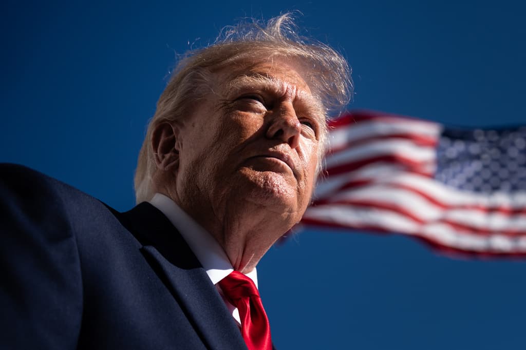 Los demócratas demandan a la administración Trump, alegando que los anuncios financiados con fondos públicos violan la ley de propaganda