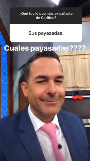 ¿Payasadas? Jamás. El simplemente es simpatico.