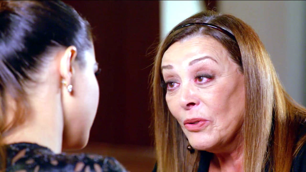 Pero también tienes que hablar con doña Elsa, no quiere ver ni en pintura a Nacho.