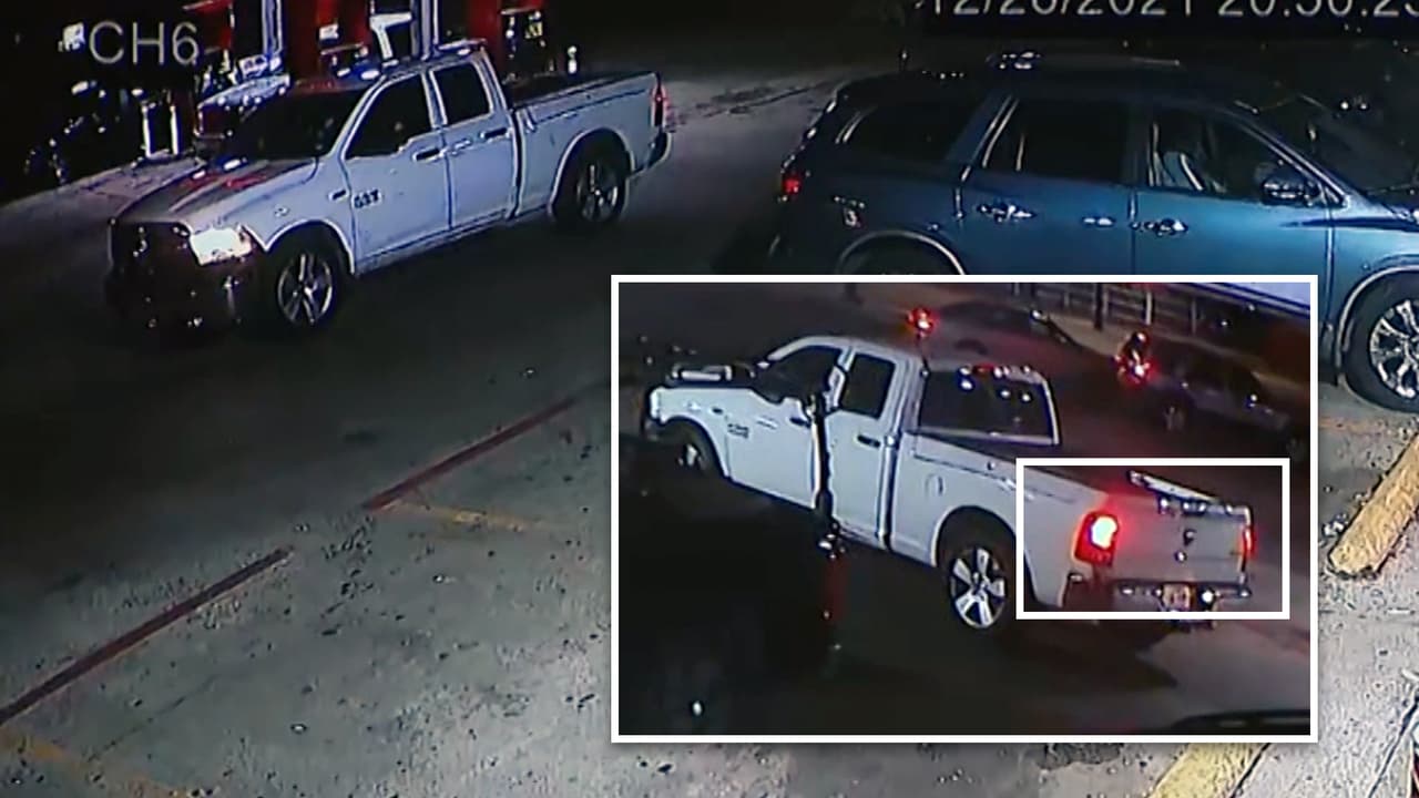 A las 8:50 pm, Richard Acosta regresa en la camioneta al sitio, esta vez no se estaciona, el auto se queda cerca de la entrada, en el video se puede ver que 
<b>no suelta el freno en ningún momento, por las luces rojas encendidas atrás</b>.