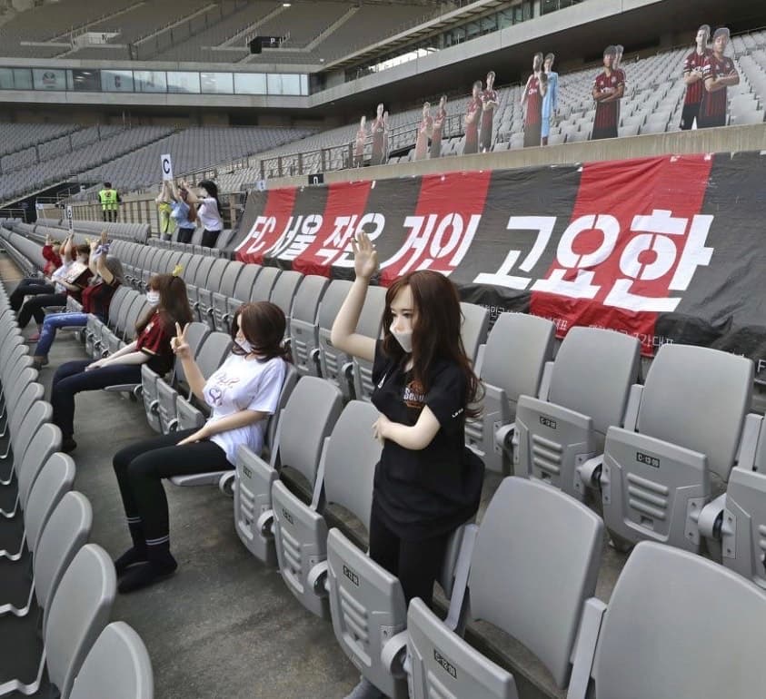 La liga profesional de fútbol surcoreana, la K-League, arrancó el pasado 8 de mayo con partidos a puerta cerrada y un calendario reducido tras aplazar su inicio más de dos meses por el coronavirus. La estabilización en el país asiático permitió retomar competiciones deportivas, aunque con restricciones.