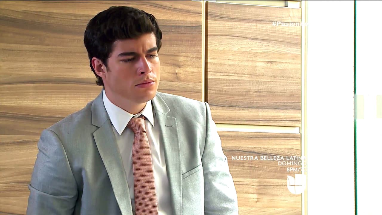 ¡Estás jugando con fuego! Don Humberto podría delatarte con Gaby y perderías todo.