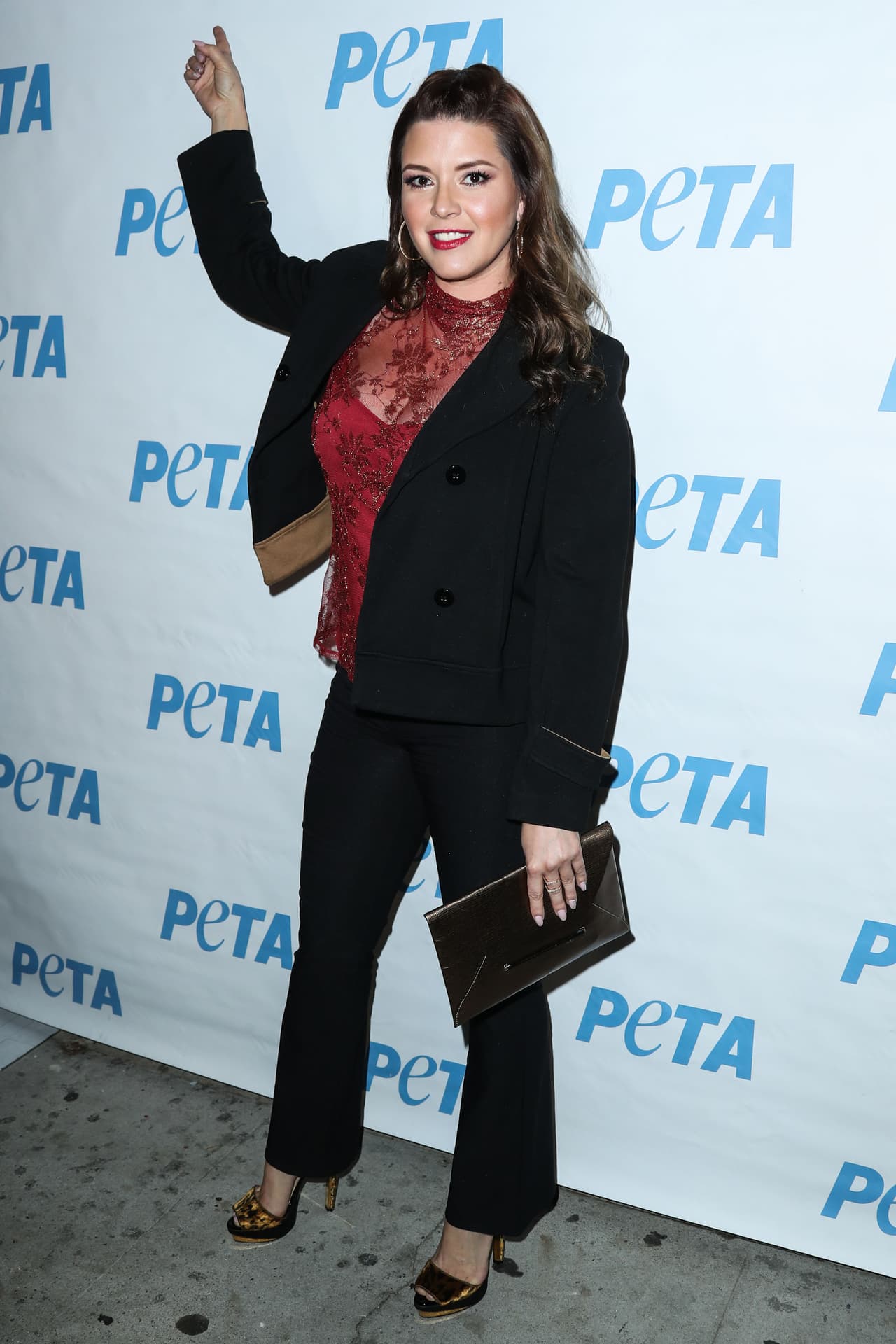 Para la inauguración, así lució la bella latina.