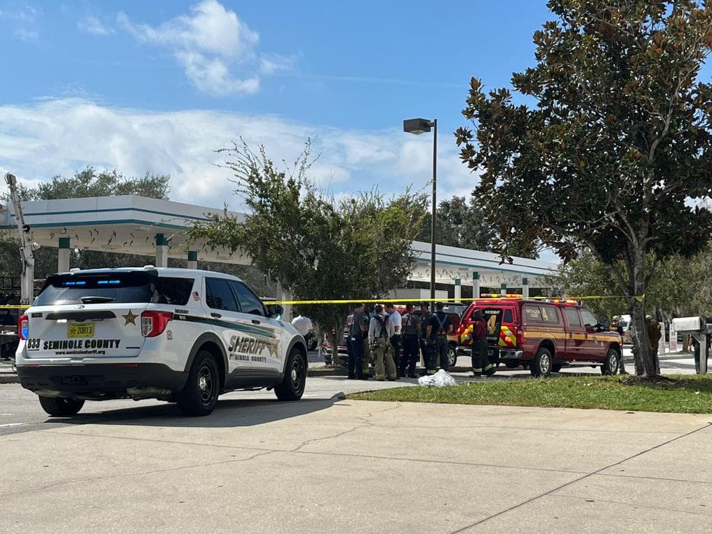 Al lugar acudieron elementos de servicios de emergencia.