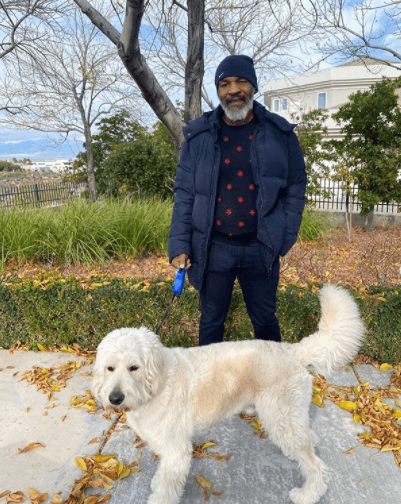 También tiene cuenta personal de Instagram.