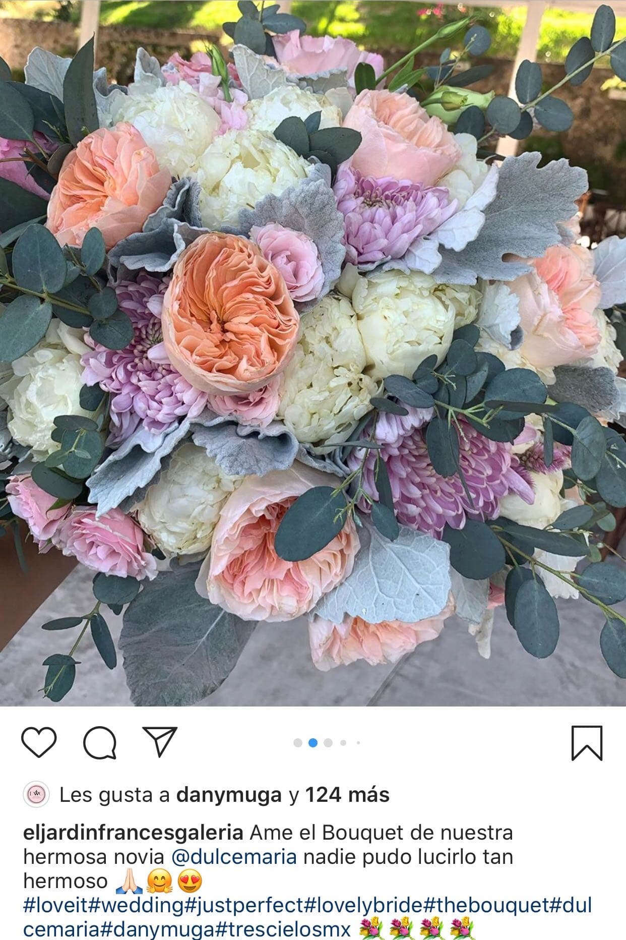 En otra imagen que compartió El Jardín Francés el 15 de noviembre, aparece el ramo que utilizó Dulce María.