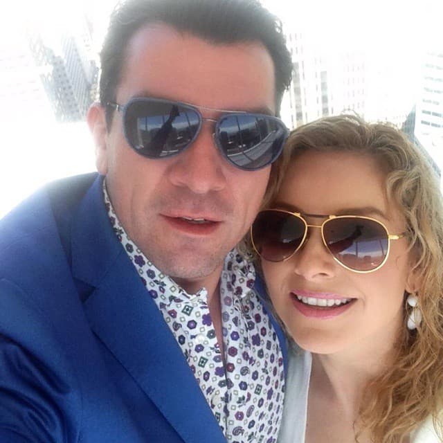 “Hacemos otras cosas que, bueno, me las quedo personales [...] Pero es la fecha en que todos compartimos y 
<b>queremos dar un poco</b> de lo que tenemos”, sentenció.