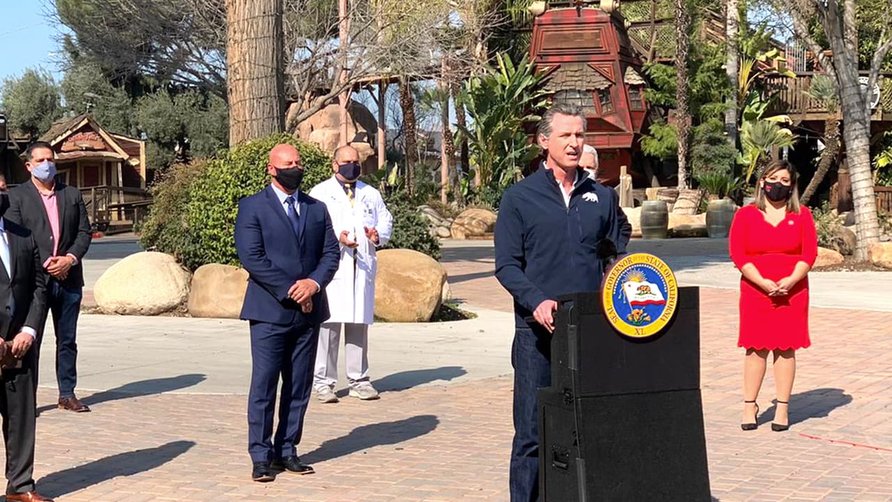 Newsom visitó Fresno y anuncia nuevo sitio de vacunación en el Valle Central