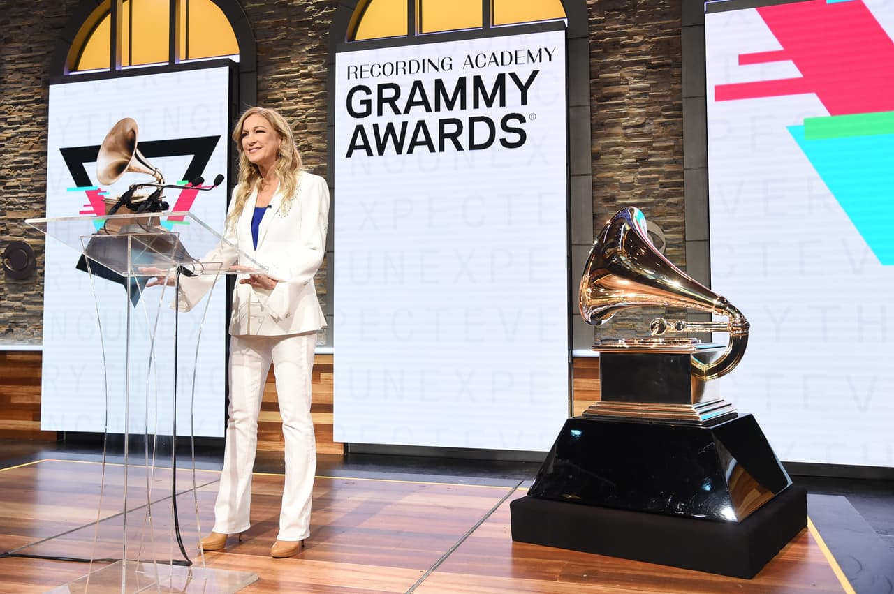 De acuerdo con 
<a href="https://edition.cnn.com/2020/01/23/entertainment/deborah-dugan-grammys/index.html" target="_blank">CNN</a>, Dugan señaló que el proceso de votación está "madurado por la corrupción". "El sistema debería ser transparente, pero existen conflictos de interés que 'manchan' los resultados", señaló.