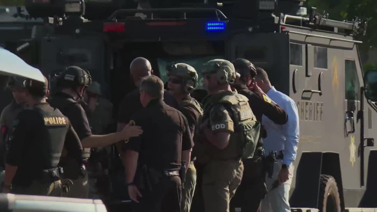 SWAT detiene a prófugo atrincherado en el sur de Sacramento