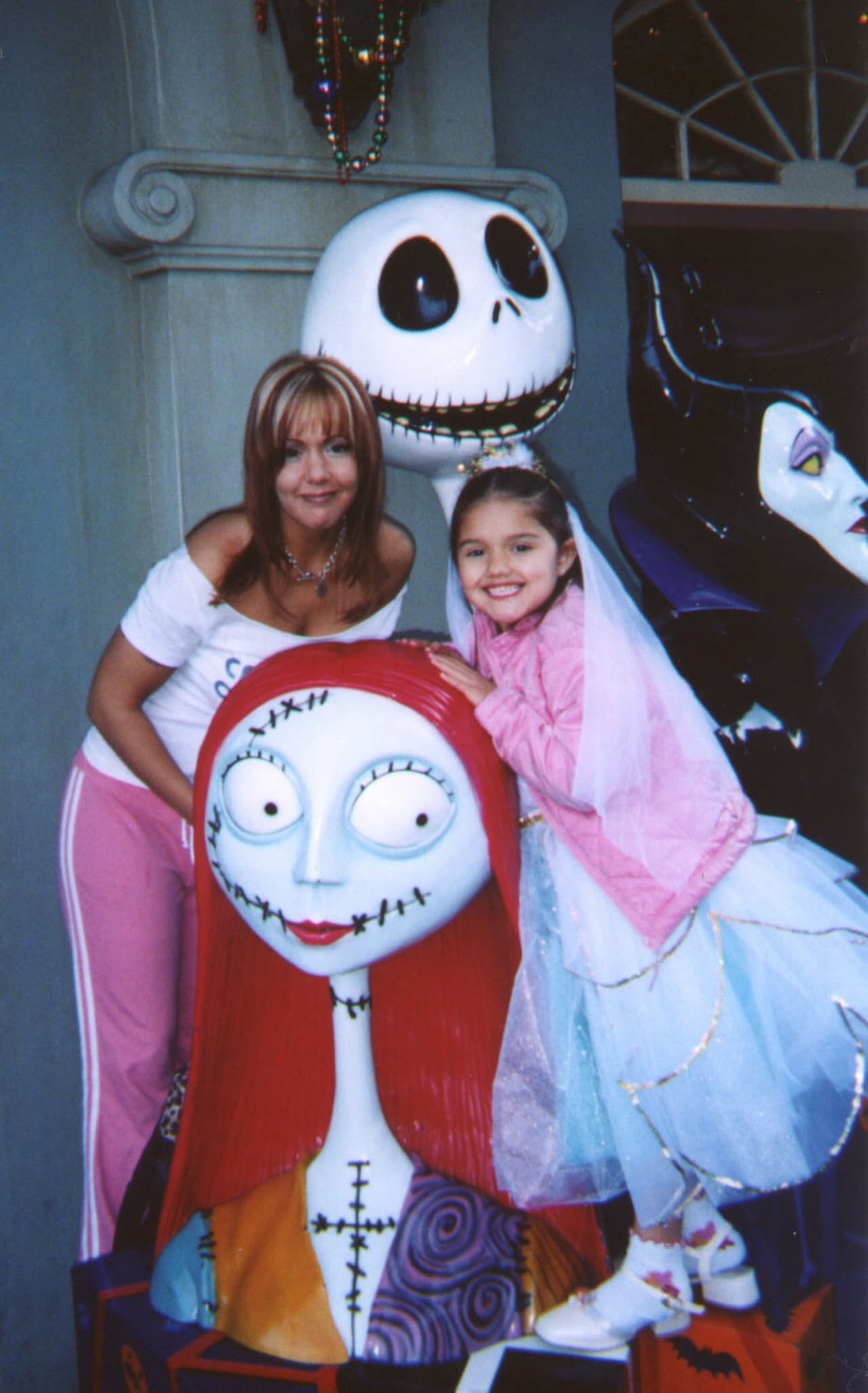 La familia forma parte del club oficial D23 de Disney, y este Halloween se embarcarán en su tercer crucero temático.