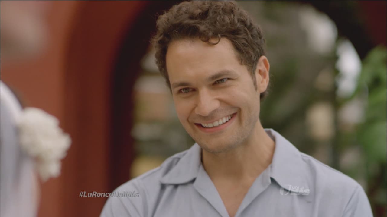 El locutor radial la admira mucho.