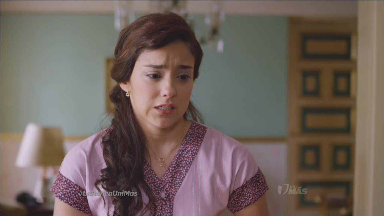 Cecilia le confiesa a su padre que está embarazada.