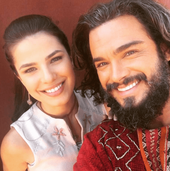 Thaís Melchior dará vida a
<b><a href="http://www.univision.com/series/la-tierra-prometida/thais-melchior-es-aruna-en-la-tierra-prometida">Aruna</a></b>, una mujer aguerrida que acompañará a
<b><a href="http://www.univision.com/series/la-tierra-prometida/sydnei-sampaio-es-josue-en-la-tierra-prometida">Josué</a></b> en su lucha por conquistar 'La tierra prometida'.