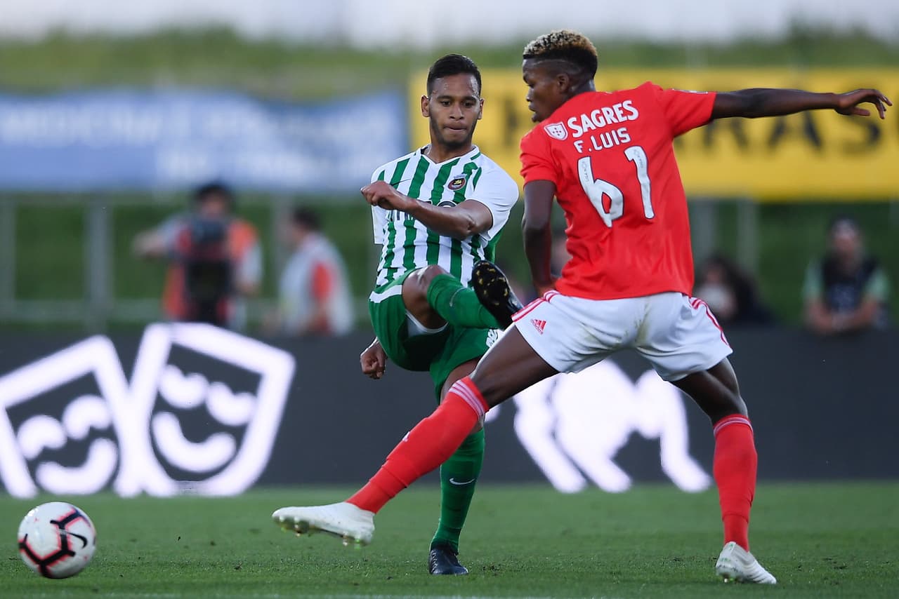 Los locales fueron un duro contendiente para Benfica, a pesar de la temprana desventaja que se incrementó en el primer tiempo.